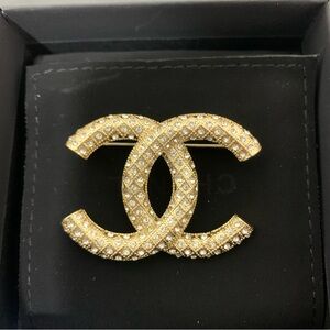 Chanel Broochs